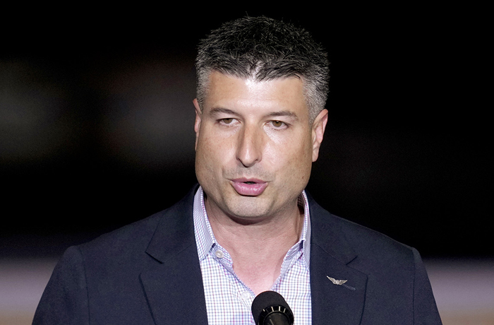 Central Michigan district a bellwether for House majority fight